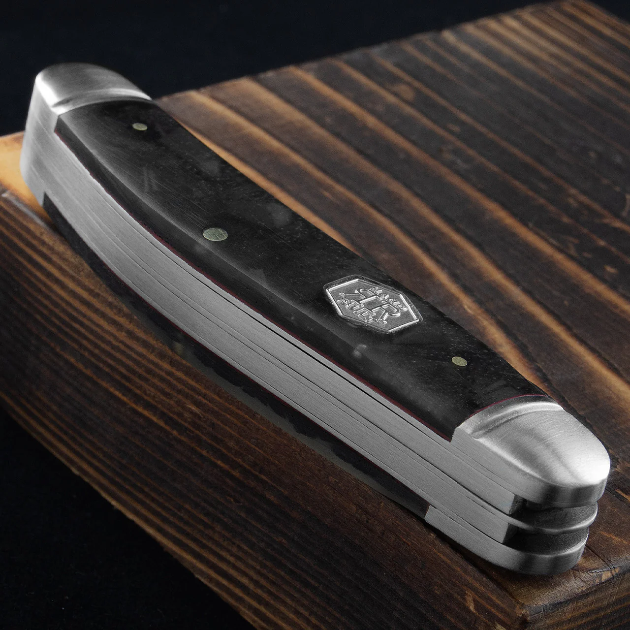 Rough Ryder Midnight Ice Sowbelly (RR1996) is a classic folding pocket knife - Image 3