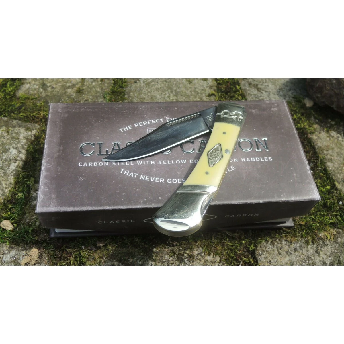 Rough Ryder RR1738 – Classic Carbon Series Folding Pocket Knife (classic yellow & Brass) - Image 4